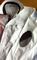 camisa carolina herrera blanca con coderas  talla xxl   agotado 